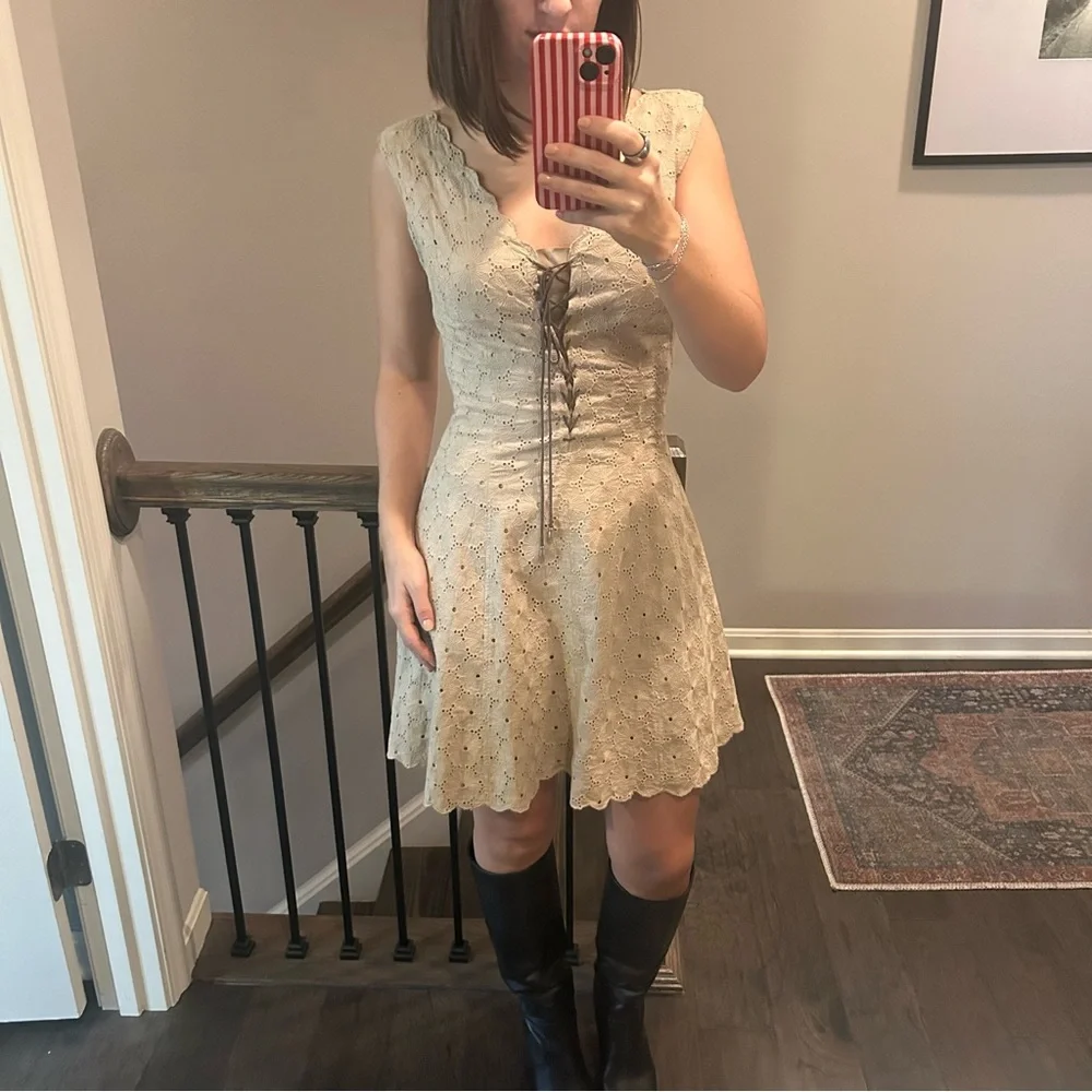 Guess Cream Eyelet Embroidered Lace-Up Dress Size 4 Feminine Chic - Picture 7 of 9
